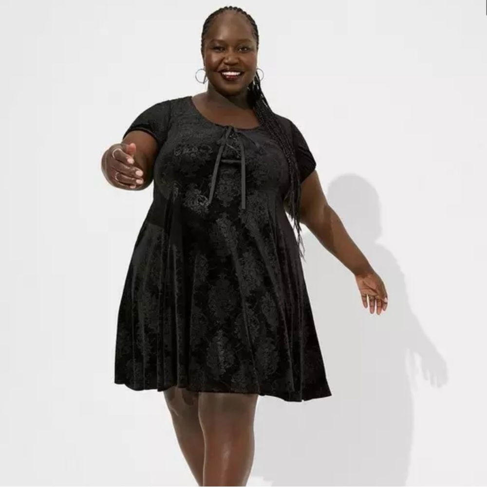 NWT NIGHTFALL FIT N FLARE MINI EMBOSSED VELVET TIE FRONT DRESS